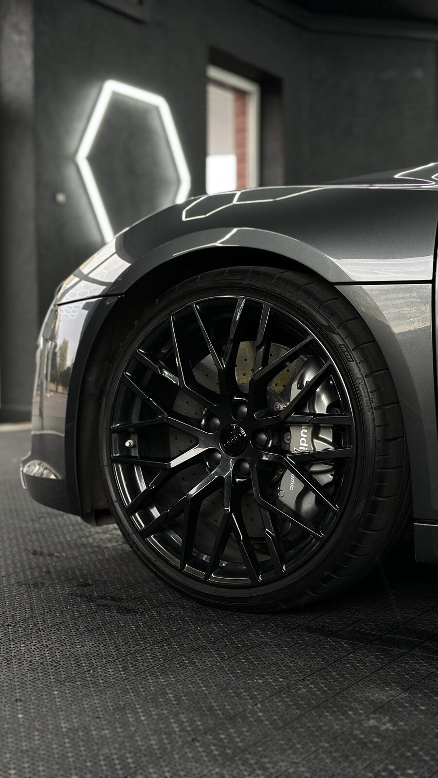 Audi R8