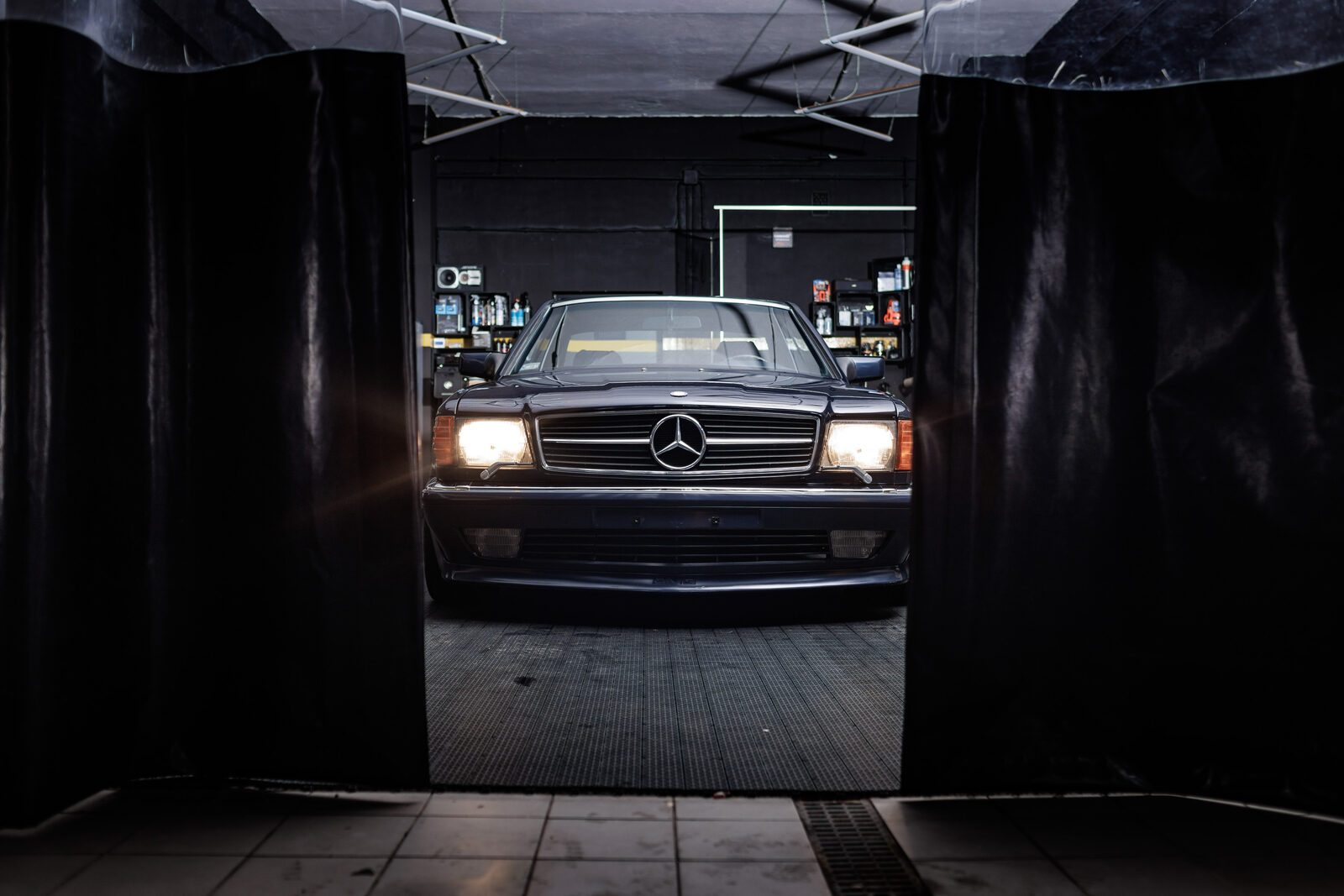 Mercedes-Benz 560 SEC