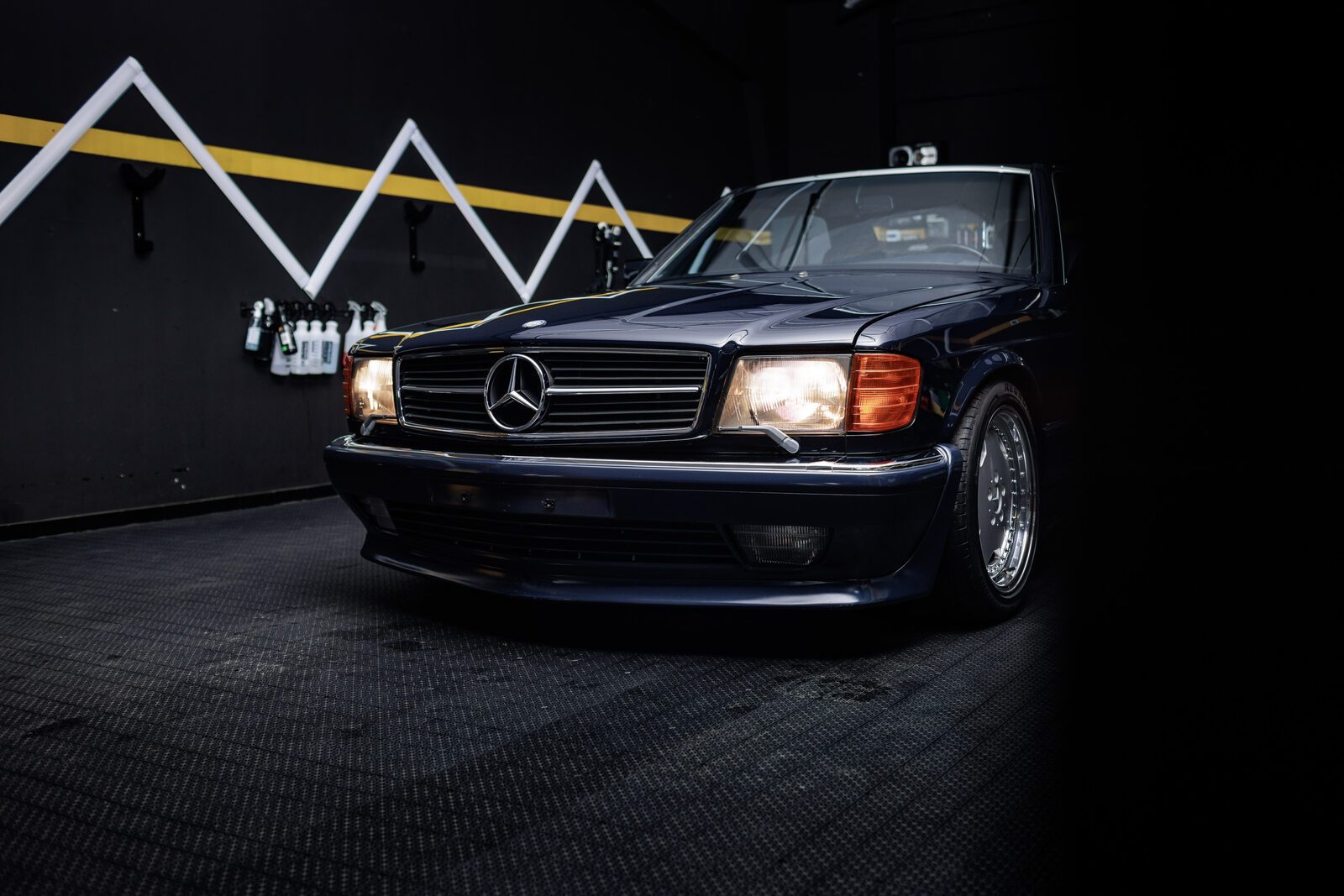 Mercedes-Benz 560 SEC